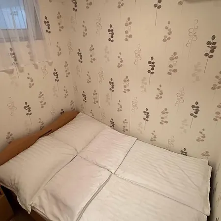 Apartament Aranypart 49-51 *