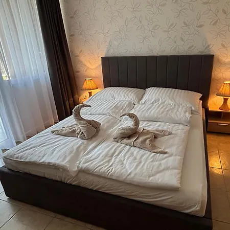 Aranypart 49-51 Apartament